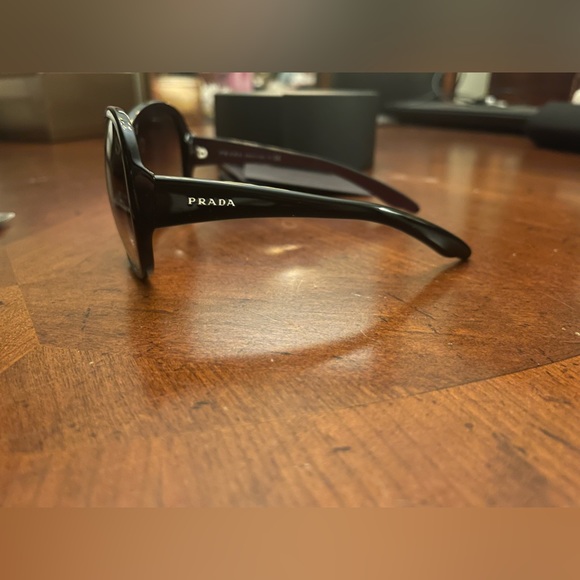 PRADA black oversized Sunglasses Vintage Circa 2000’s, case, cloth and authentic - Picture 7 of 10
